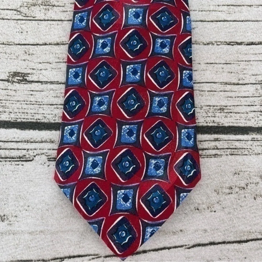 Vintage Editions by Van Heusen Mens silk Tie art